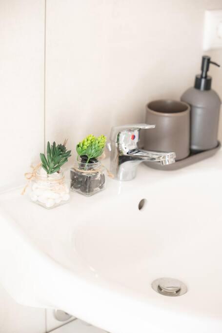 - Sea Apartment Duisburg Center & Parking Spaces & Kingsize Bett - Central Station Hbf - Extérieur photo